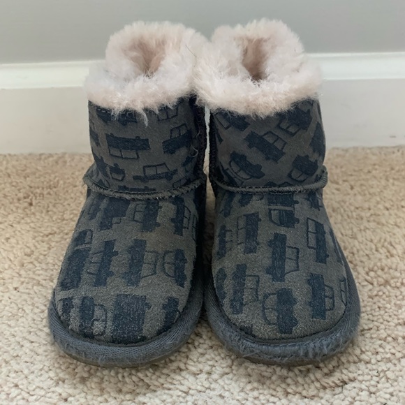 Toddler boy boots. - Picture 1 of 3